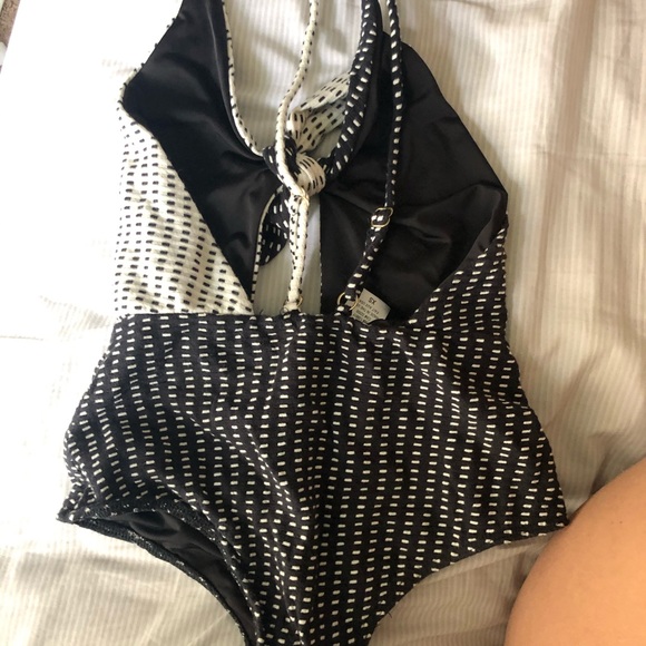 Beach Riot Leah One Piece - Picture 7 of 8